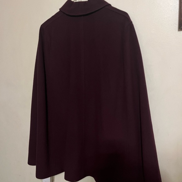 Cape Coat - Picture 7 of 10